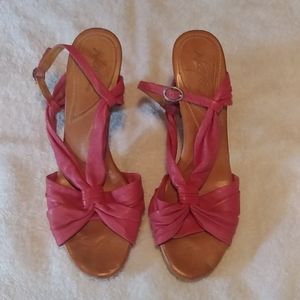 Beautiful comfortable Naya for Naturalizer heels